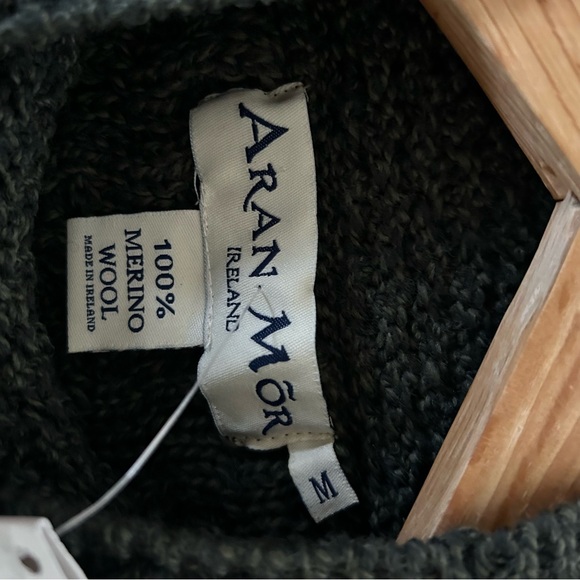 NEW! Aran Mor Soft Wool Chunky Cable Knit Funnel Neck Sweater Size Medium - Picture 8 of 14